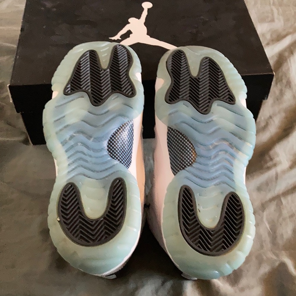 🔺SOLD🔺 Jordan 11 Legend Blue 4.5Y - Picture 3 of 7